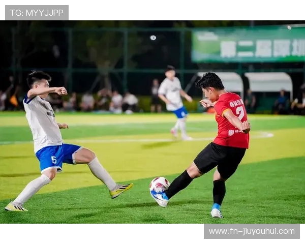 足球点球大战精彩上演谁将成为制胜英雄决胜时刻紧张刺激全场聚焦