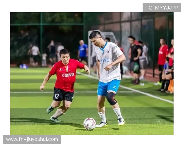 饿了么足球联赛队伍激烈角逐展现团队合作与竞技精神